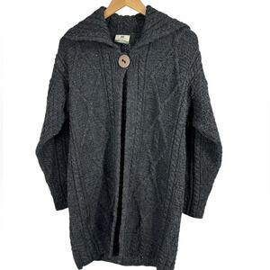 Carraig Donn 100% Wool Gray Cardigan small one big button